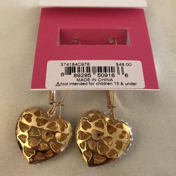 Betsey Johnson Gold Tone Pop Heart Faux Pearl & Crystal Drop Earrings NWT - Picture 10 of 10